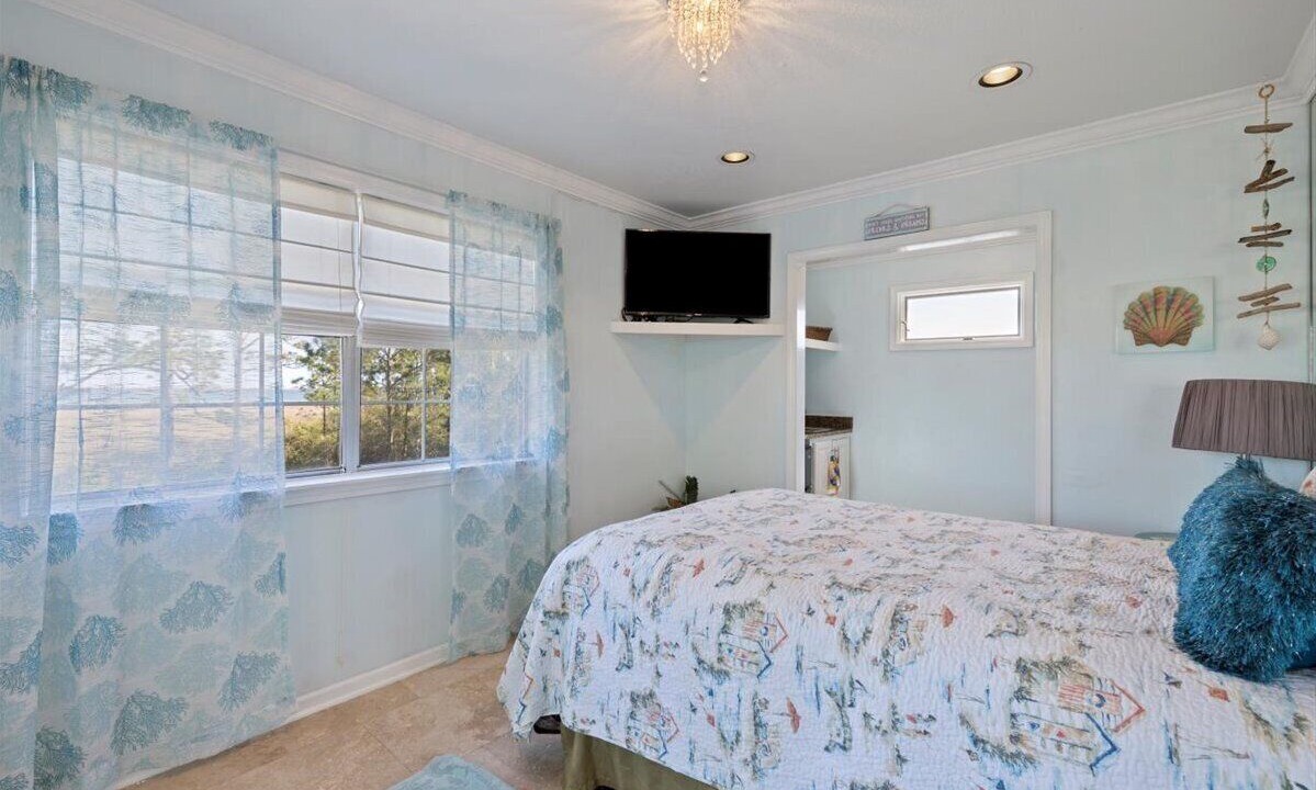 Photo of Bedroom in Mary Esther
