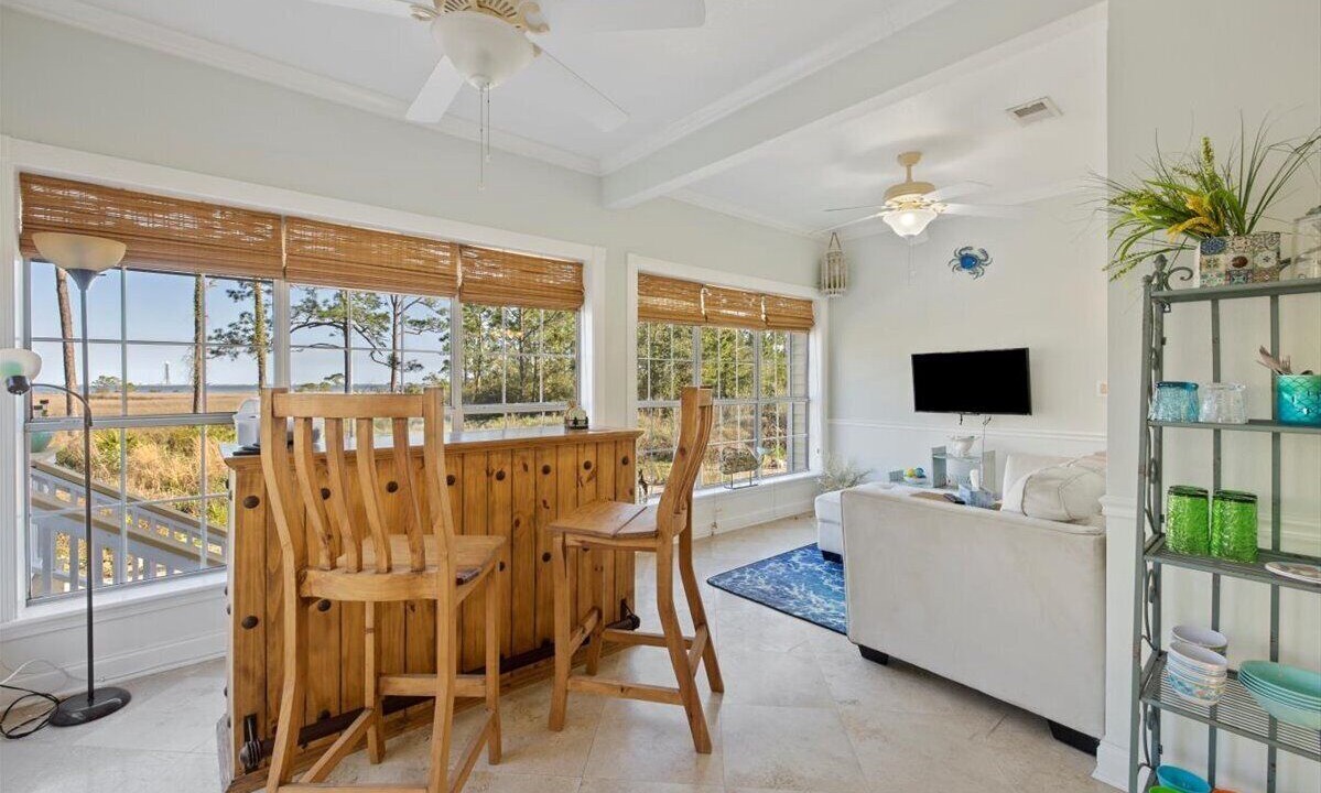 Photo of Livingroom in Mary Esther