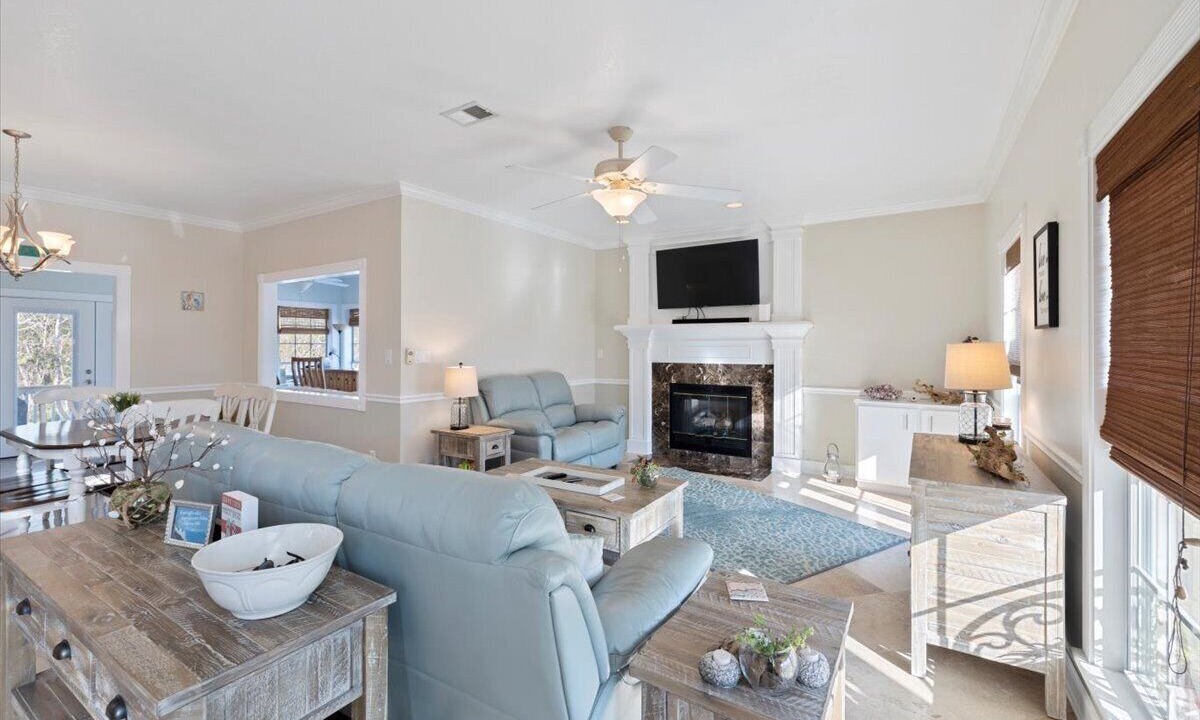Photo of Livingroom in Mary Esther