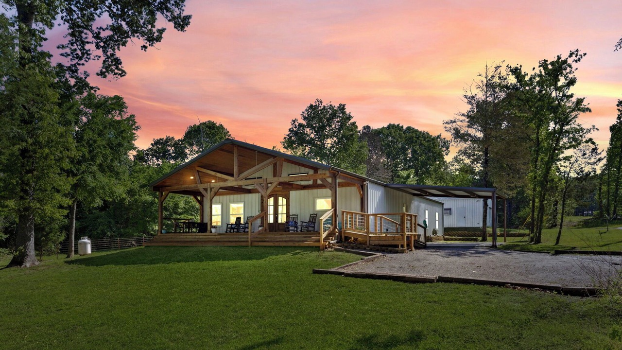 Photo of Outdoor in Mineola