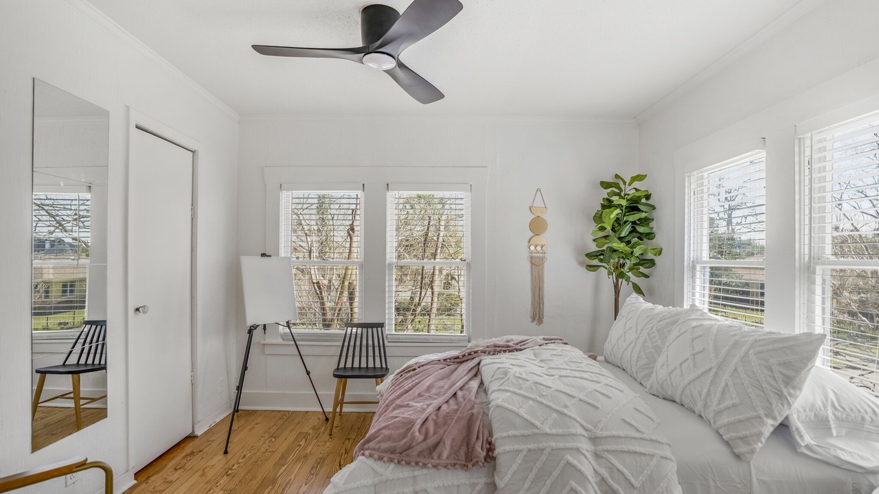 Photo of Bedroom in Greater Heights