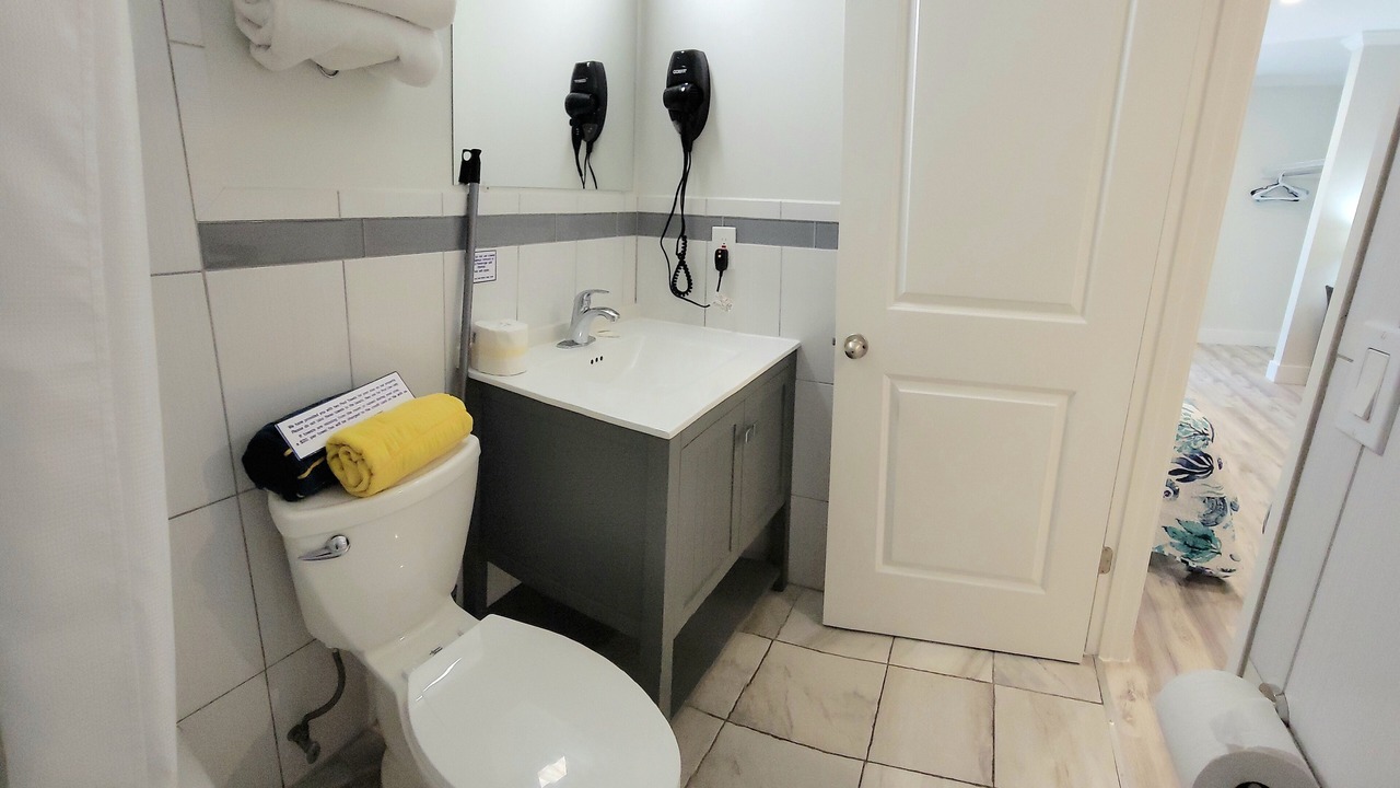 Photo of Bathroom in Treasure Island