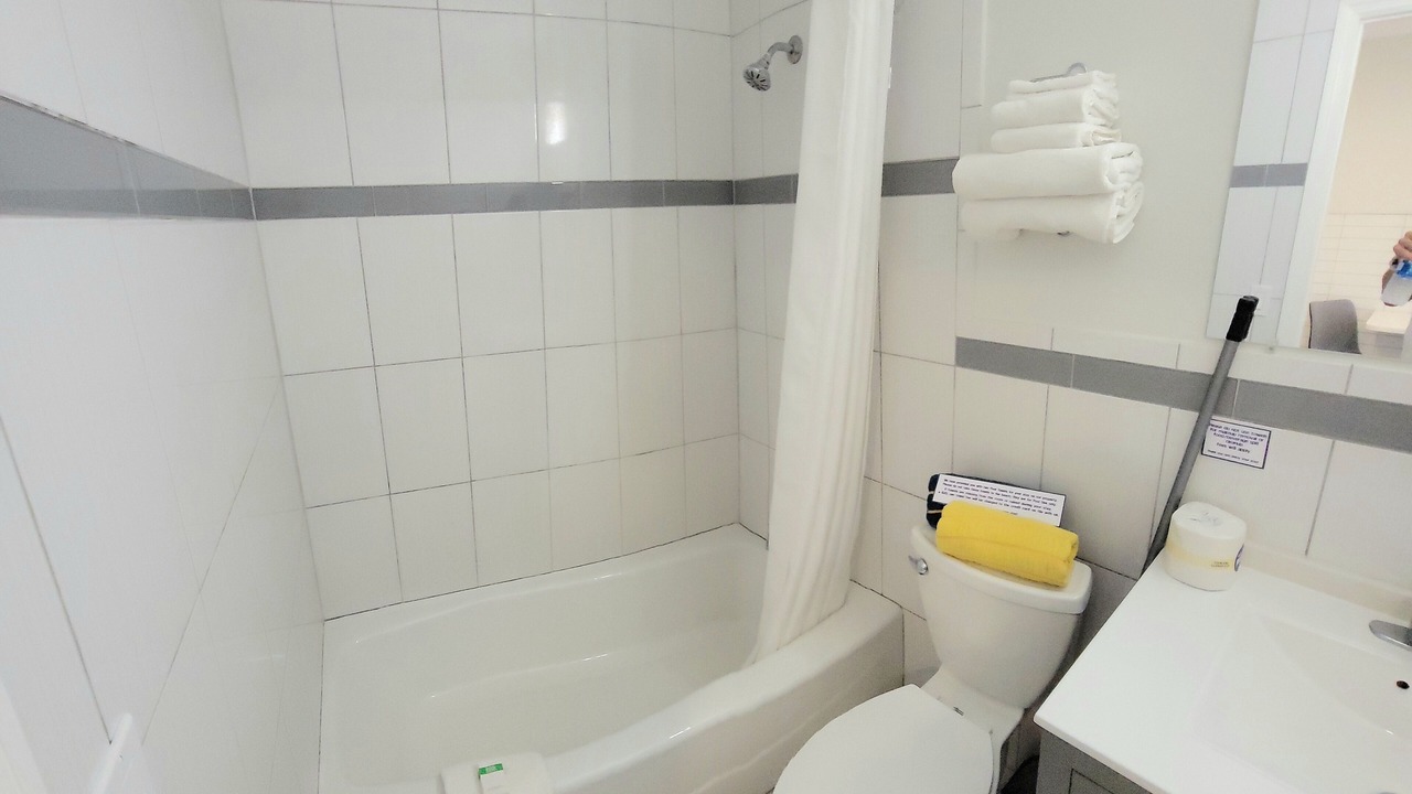 Photo of Bathroom in Treasure Island