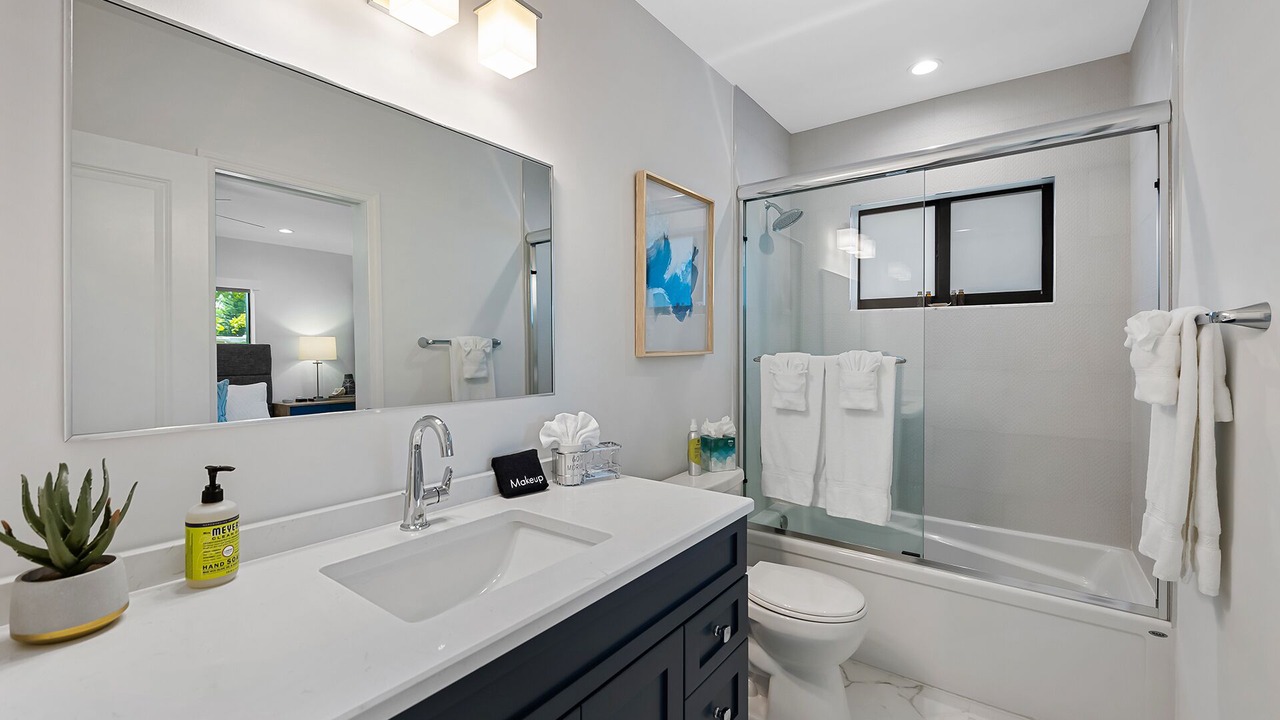 Photo of Bathroom in Harbour Inlet