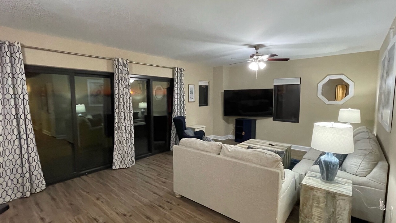 Photo of Livingroom in Mexico Beach
