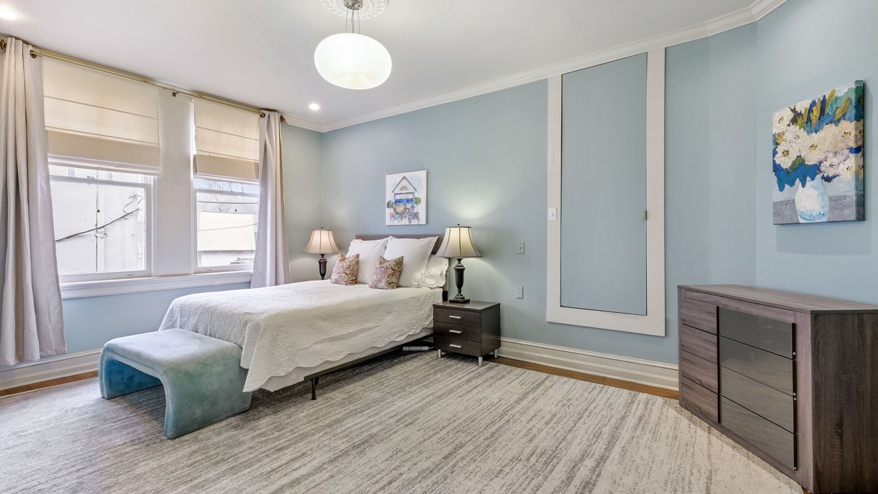 Photo of Bedroom in Uptown Historic District
