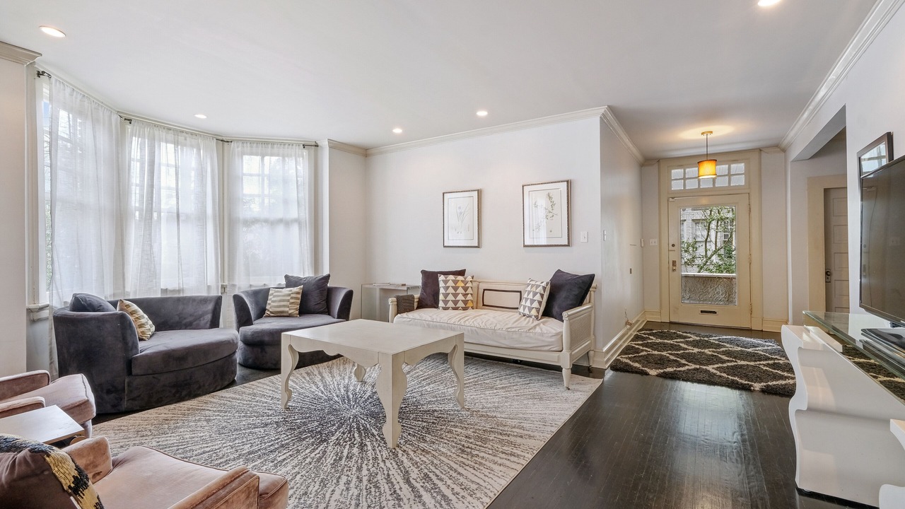 Photo of Livingroom in Uptown Historic District