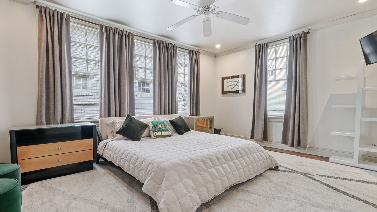 Photo of Bedroom in Uptown Historic District