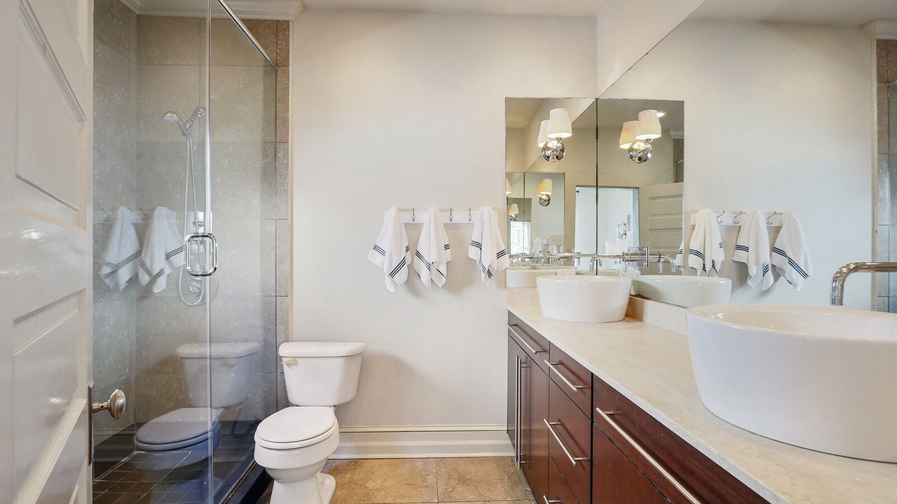 Photo of Bathroom in Uptown Historic District