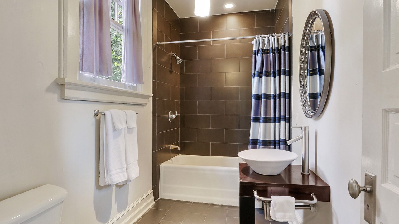 Photo of Bathroom in Uptown Historic District