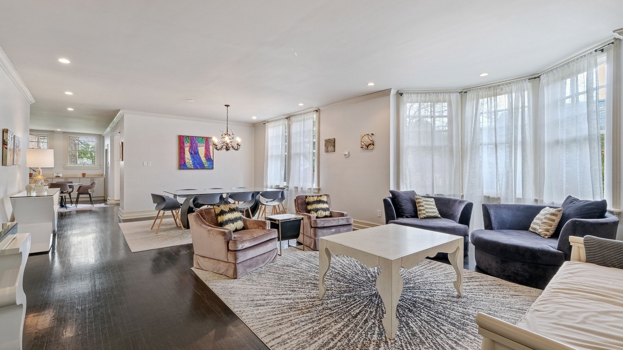 Photo of Livingroom in Uptown Historic District