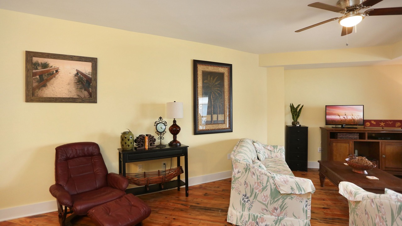 Photo of Bedroom in Mexico Beach