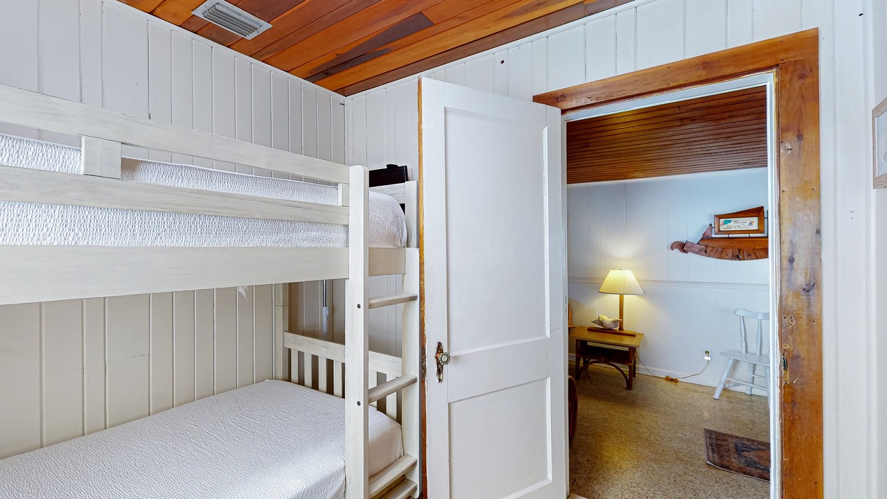 Photo of Bedroom in Bahama Beach