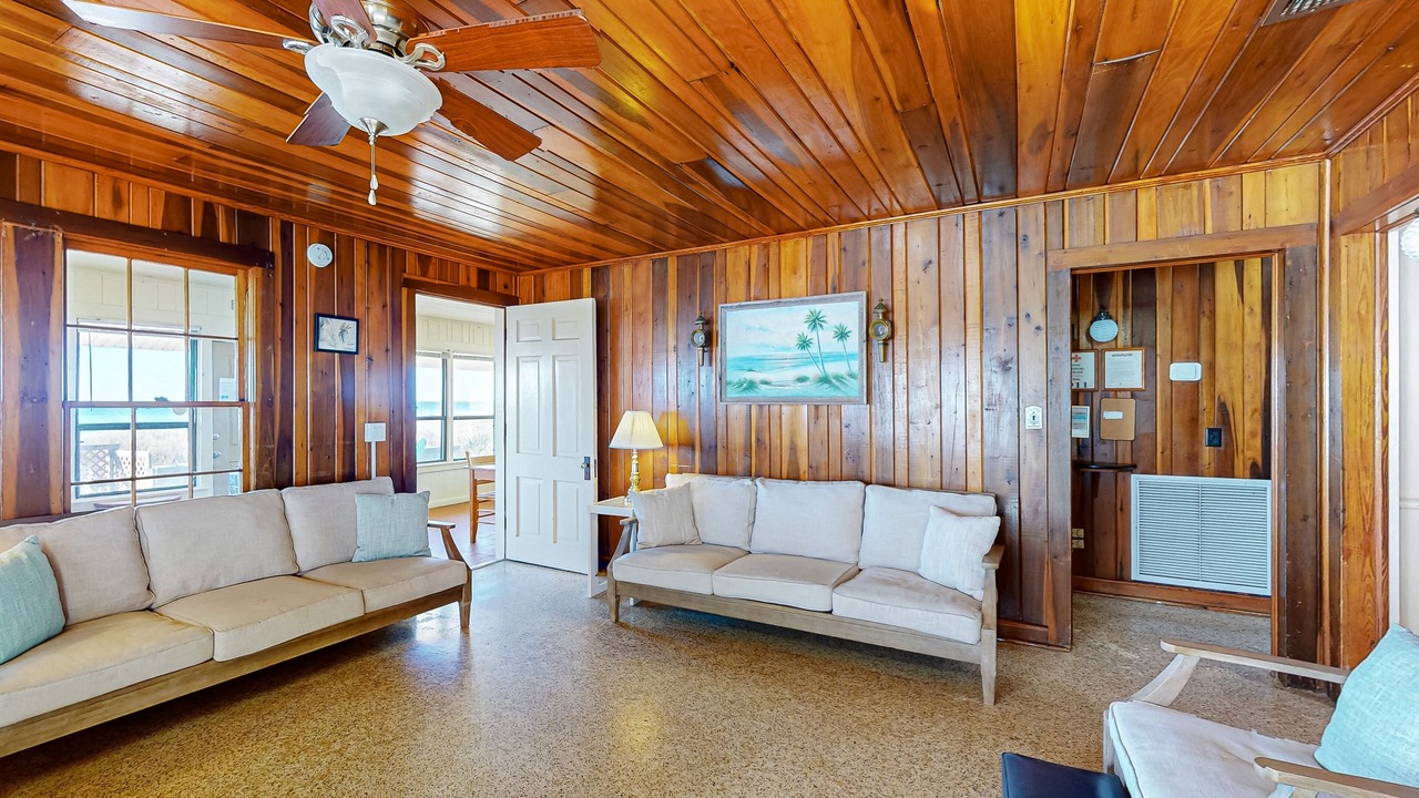 Photo of Livingroom in Bahama Beach
