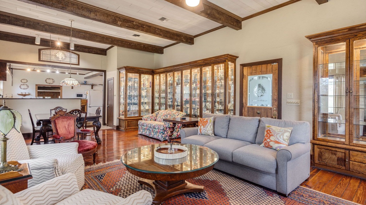 Photo of Livingroom in Milton