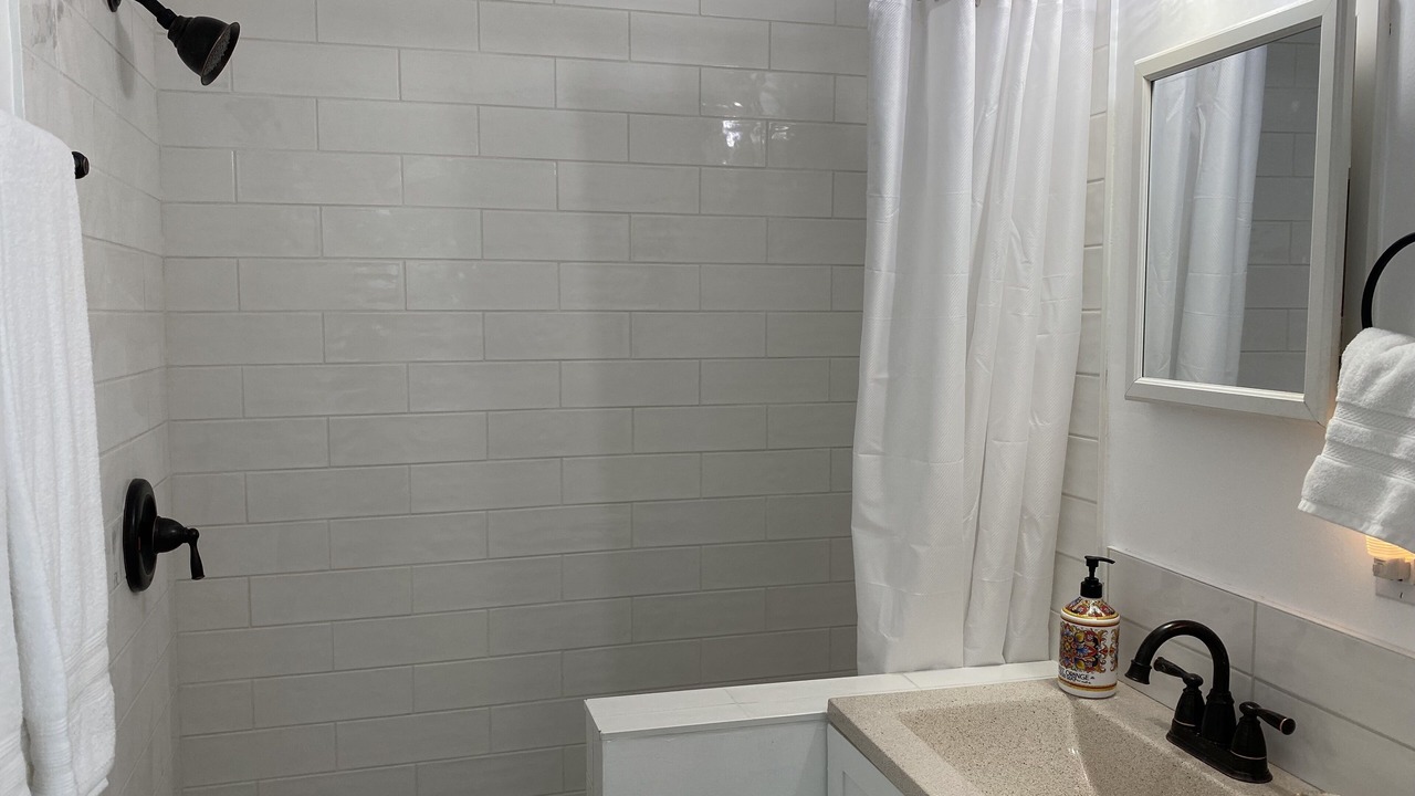 Photo of Bathroom in Eastpoint