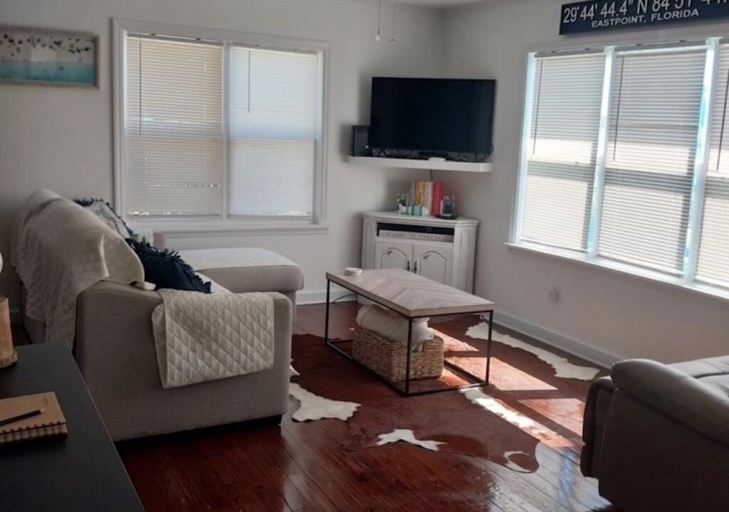 Photo of Bedroom in Eastpoint