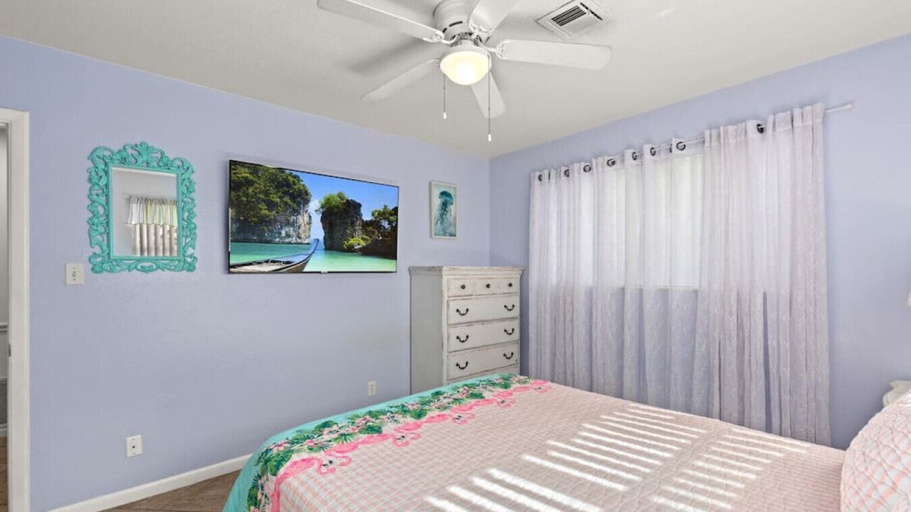 Photo of Bedroom in Upper Grand Lagoon