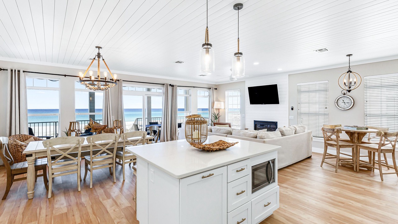 Photo of Kitchen in Laguna Beach Estates