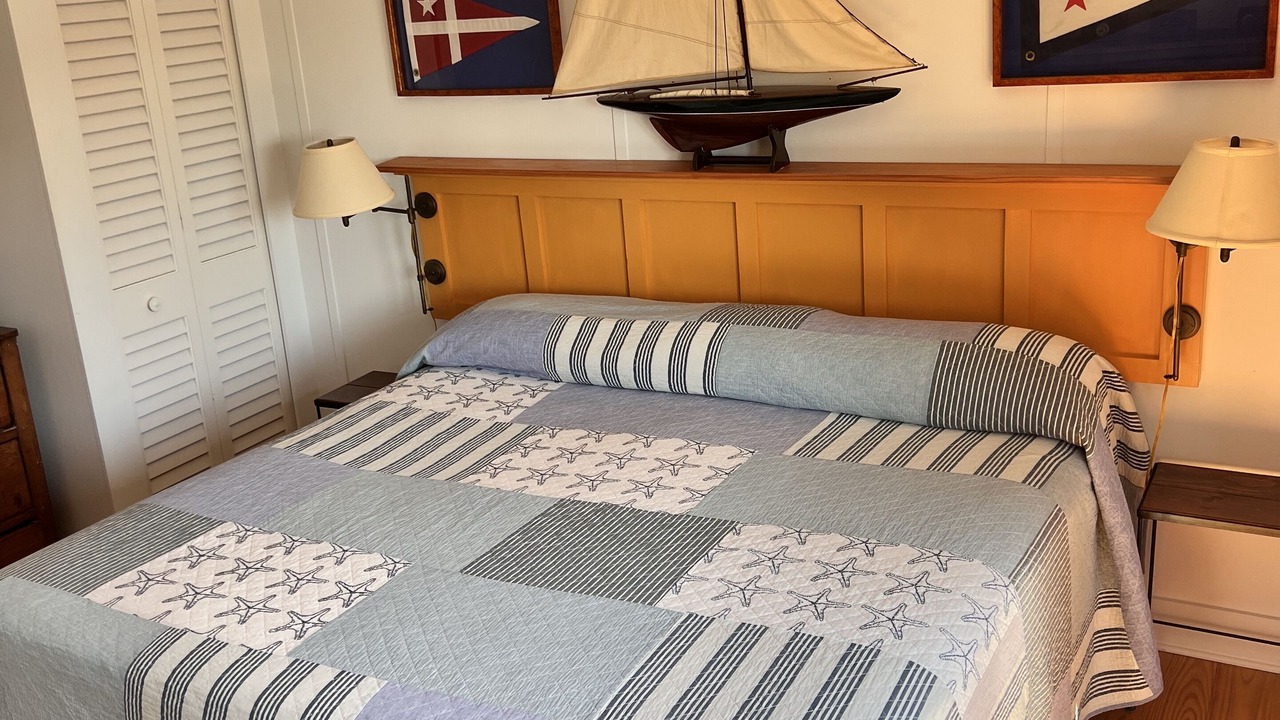 Photo of Bedroom in Bokeelia