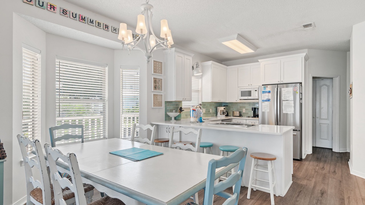Photo of Livingroom in Clipper Cove