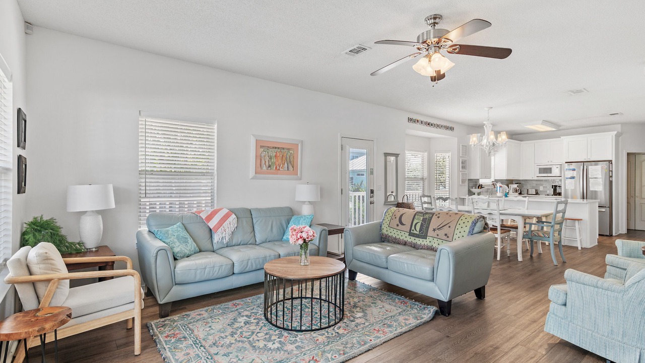 Photo of Livingroom in Clipper Cove