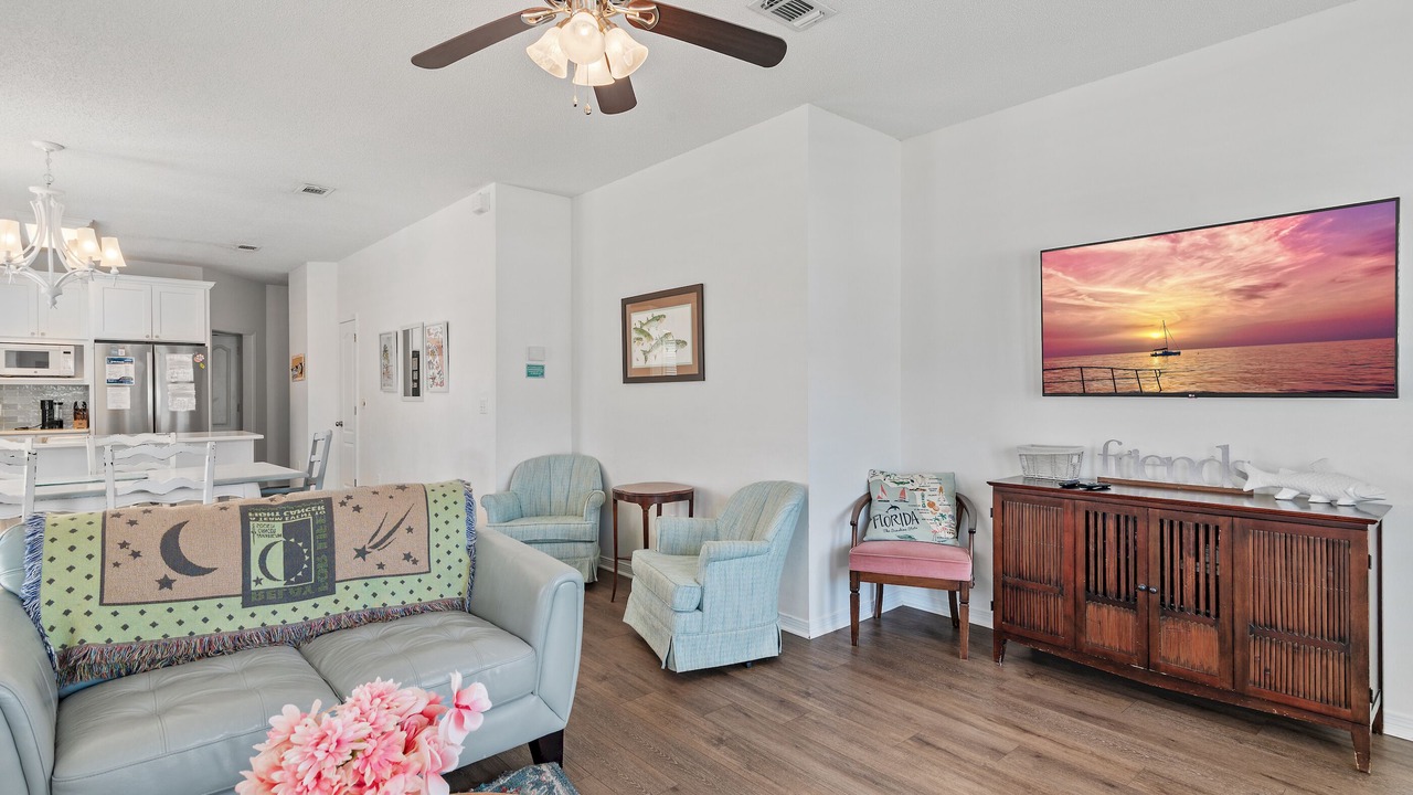Photo of Livingroom in Clipper Cove