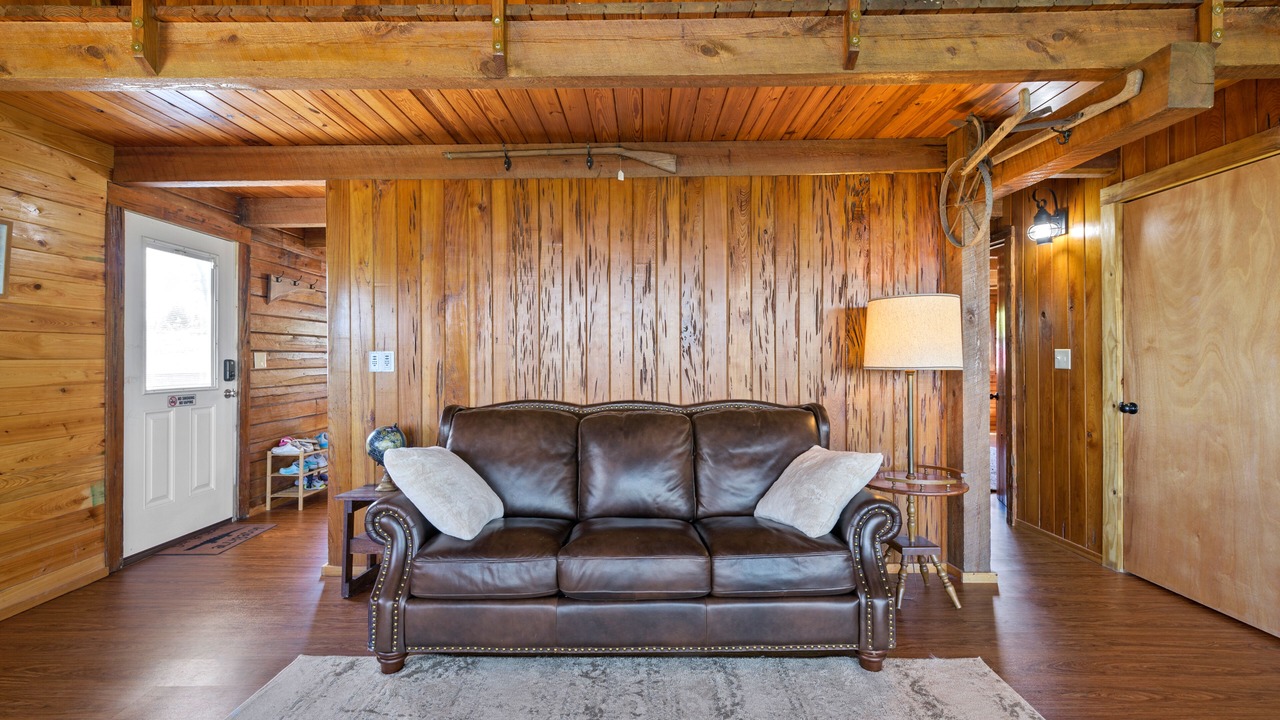 Photo of Livingroom in Youngstown