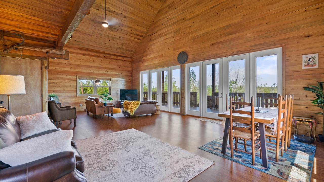 Photo of Livingroom in Youngstown