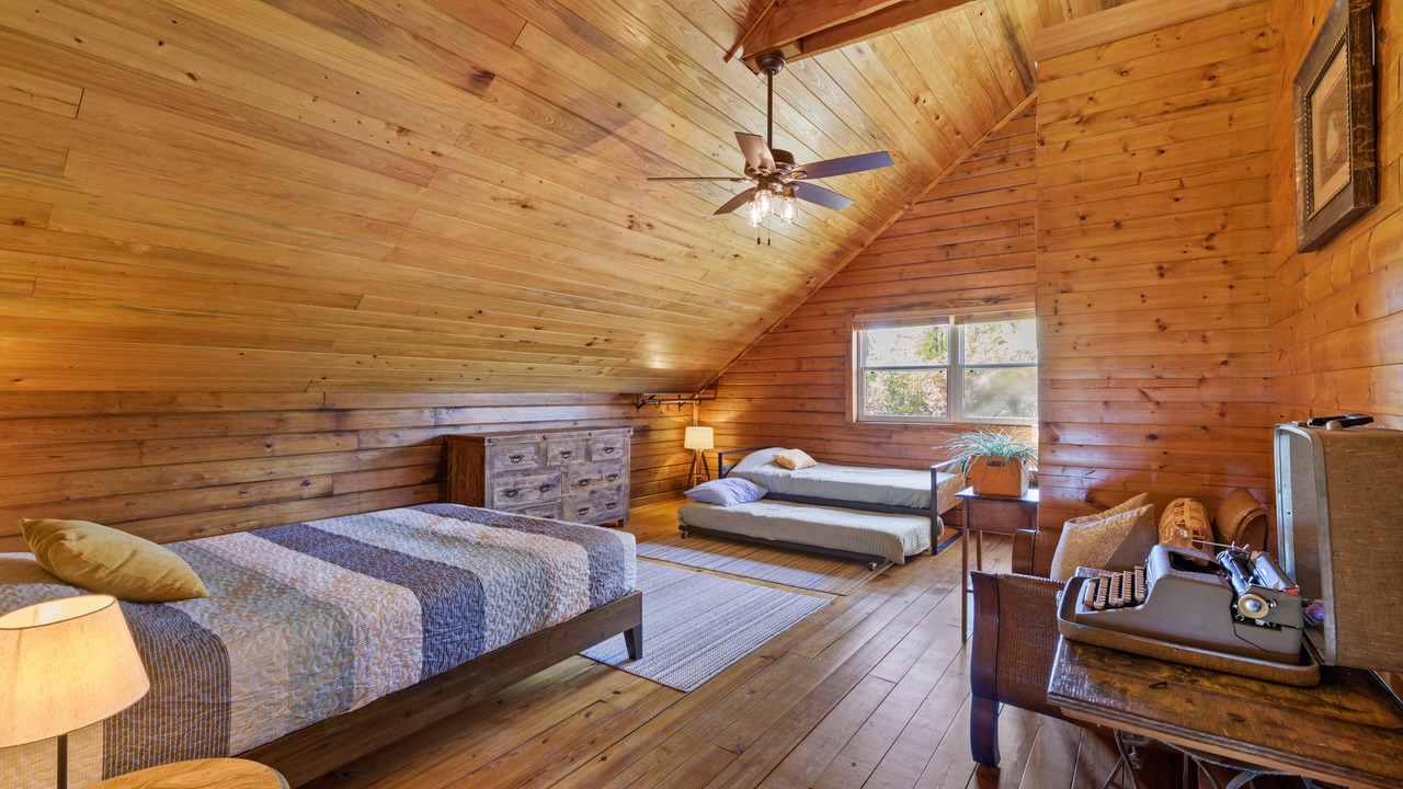 Photo of Bedroom in Youngstown