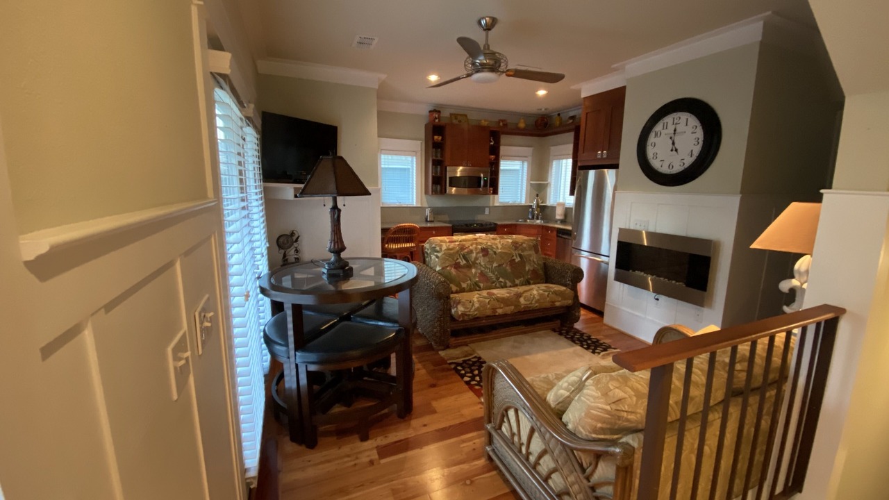 Photo of Livingroom in Carrabelle