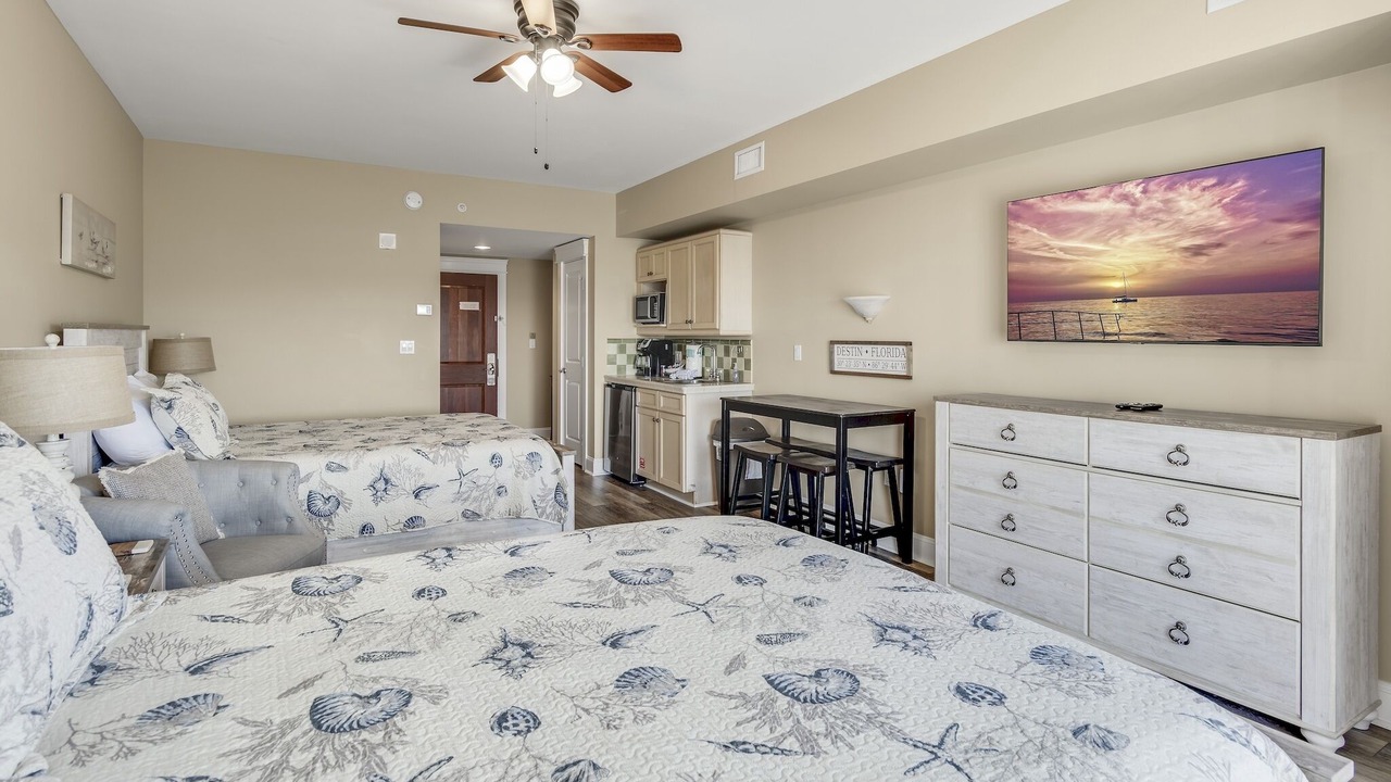 Photo of Bedroom in Baytowne Wharf