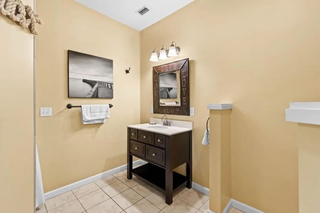 Photo of Bathroom in Treasure Beach Village