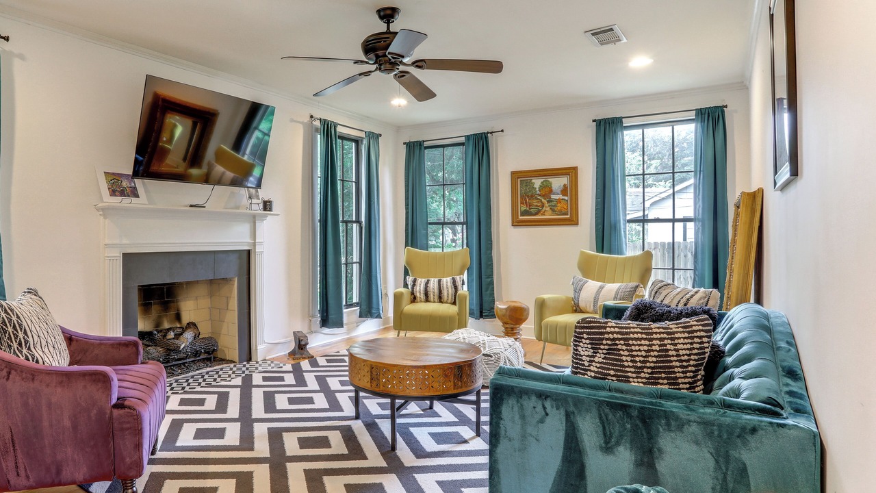 Photo of Livingroom in Highlands - Perkins