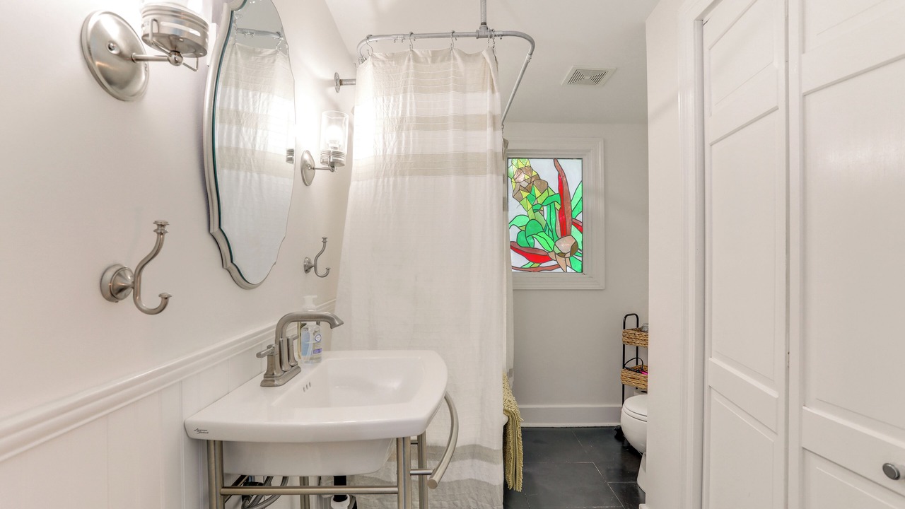 Photo of Bathroom in Highlands - Perkins