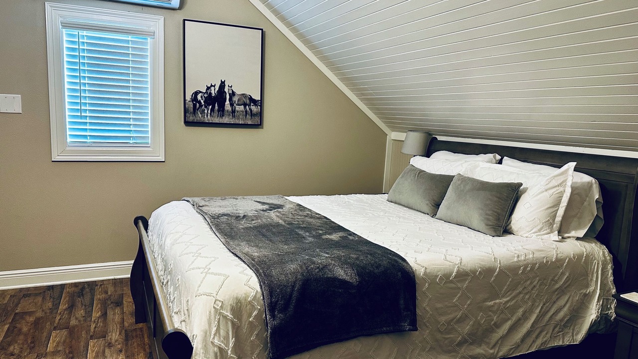 Photo of Bedroom in Leesville