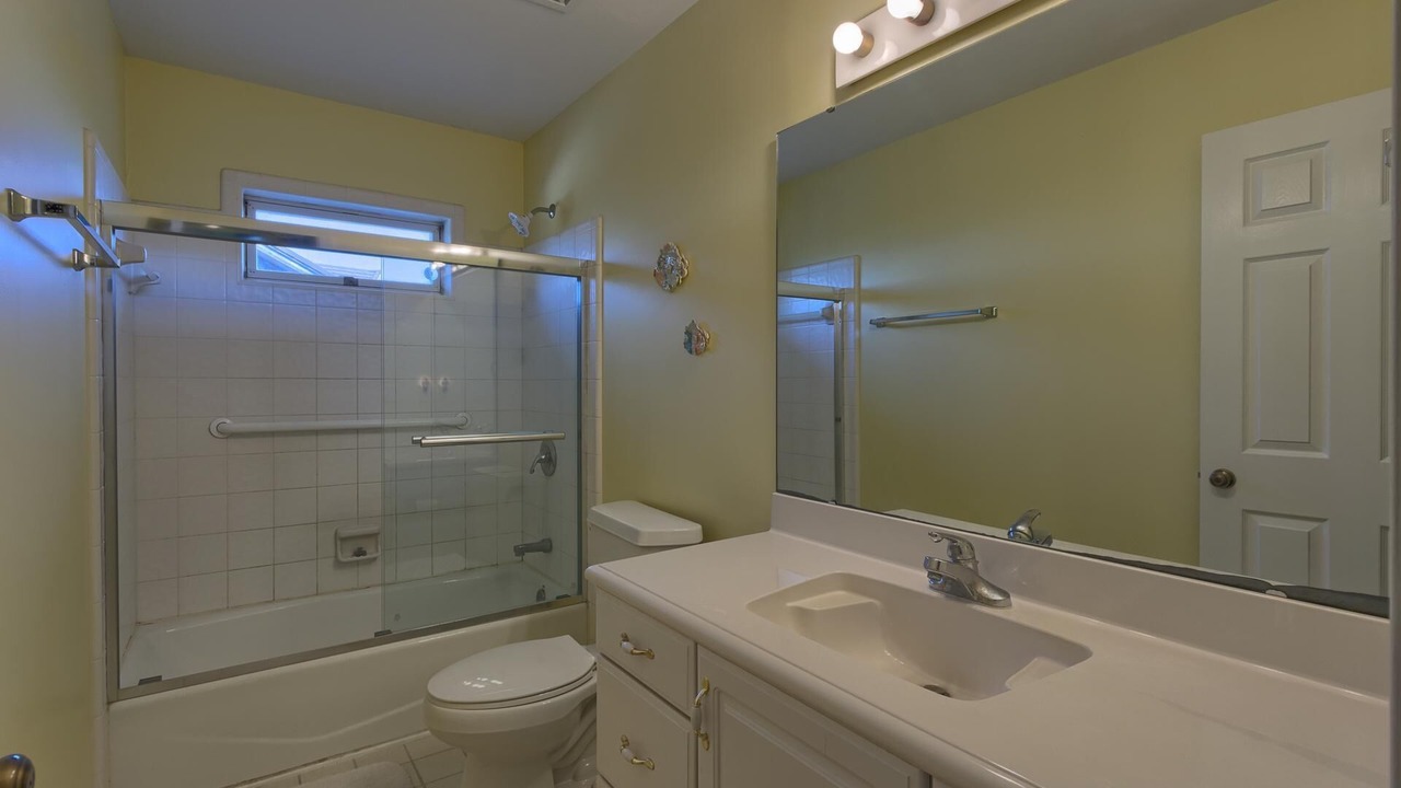 Photo of Bathroom in Treasure Beach Village