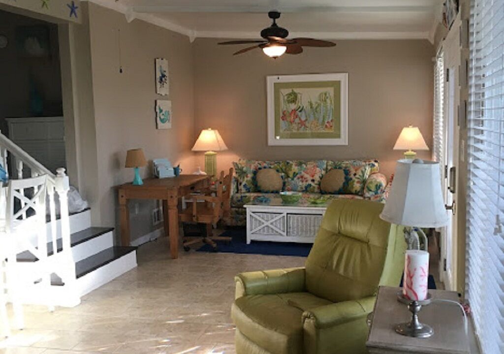 Photo of Livingroom in Upper Grand Lagoon
