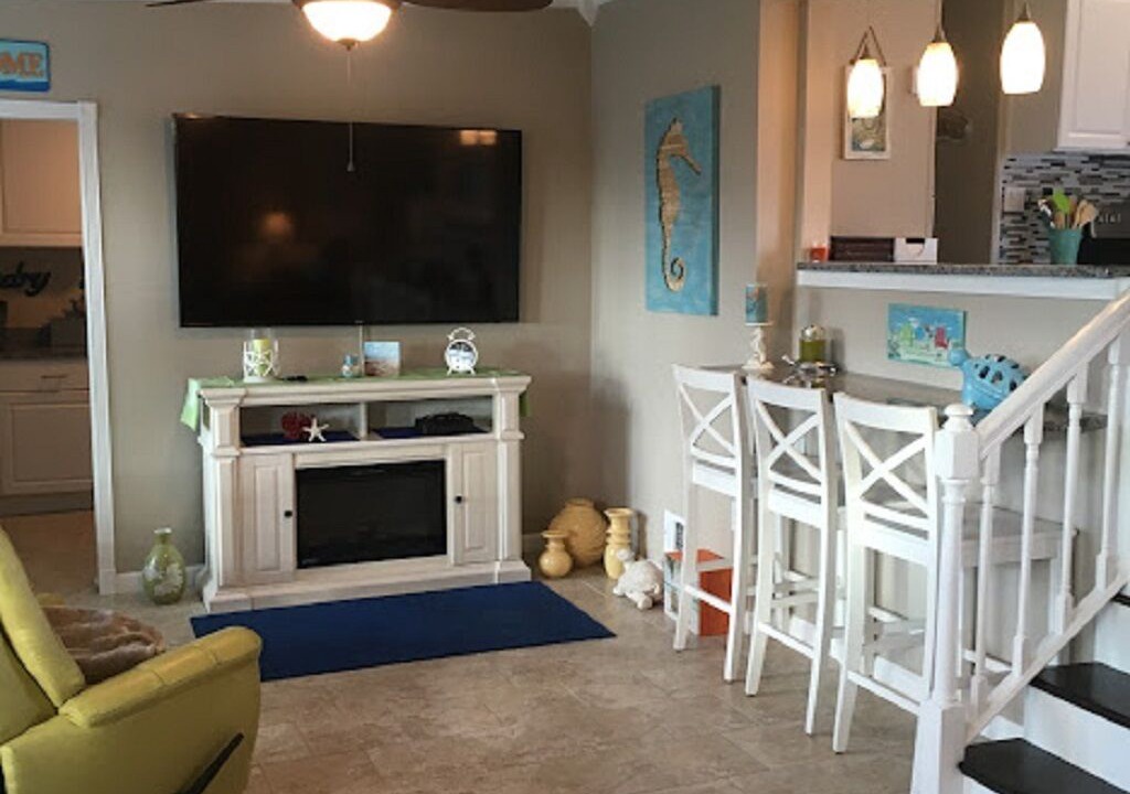 Photo of Livingroom in Upper Grand Lagoon
