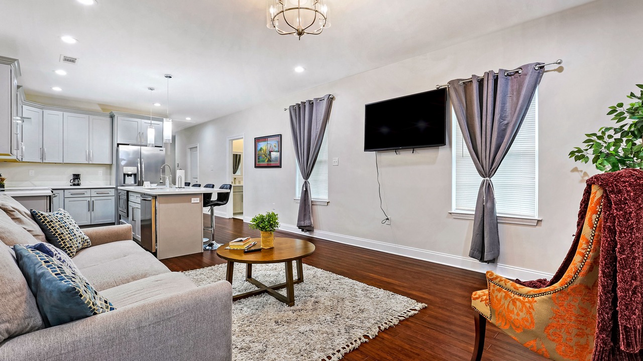 Photo of Livingroom in Seventh Ward
