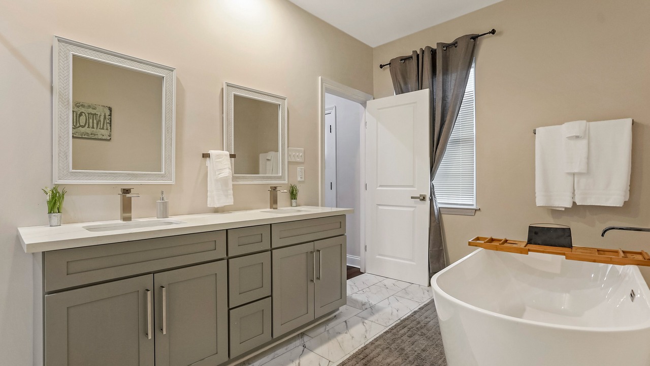 Photo of Bathroom in Seventh Ward