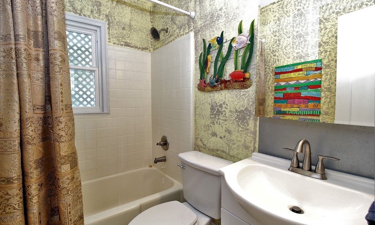 Photo of Bathroom in Navy Point