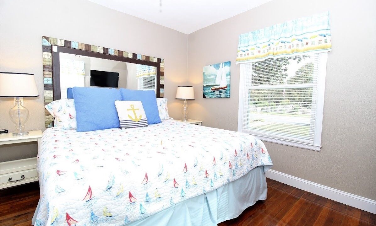 Photo of Bedroom in Navy Point