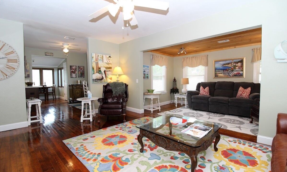 Photo of Livingroom in Navy Point