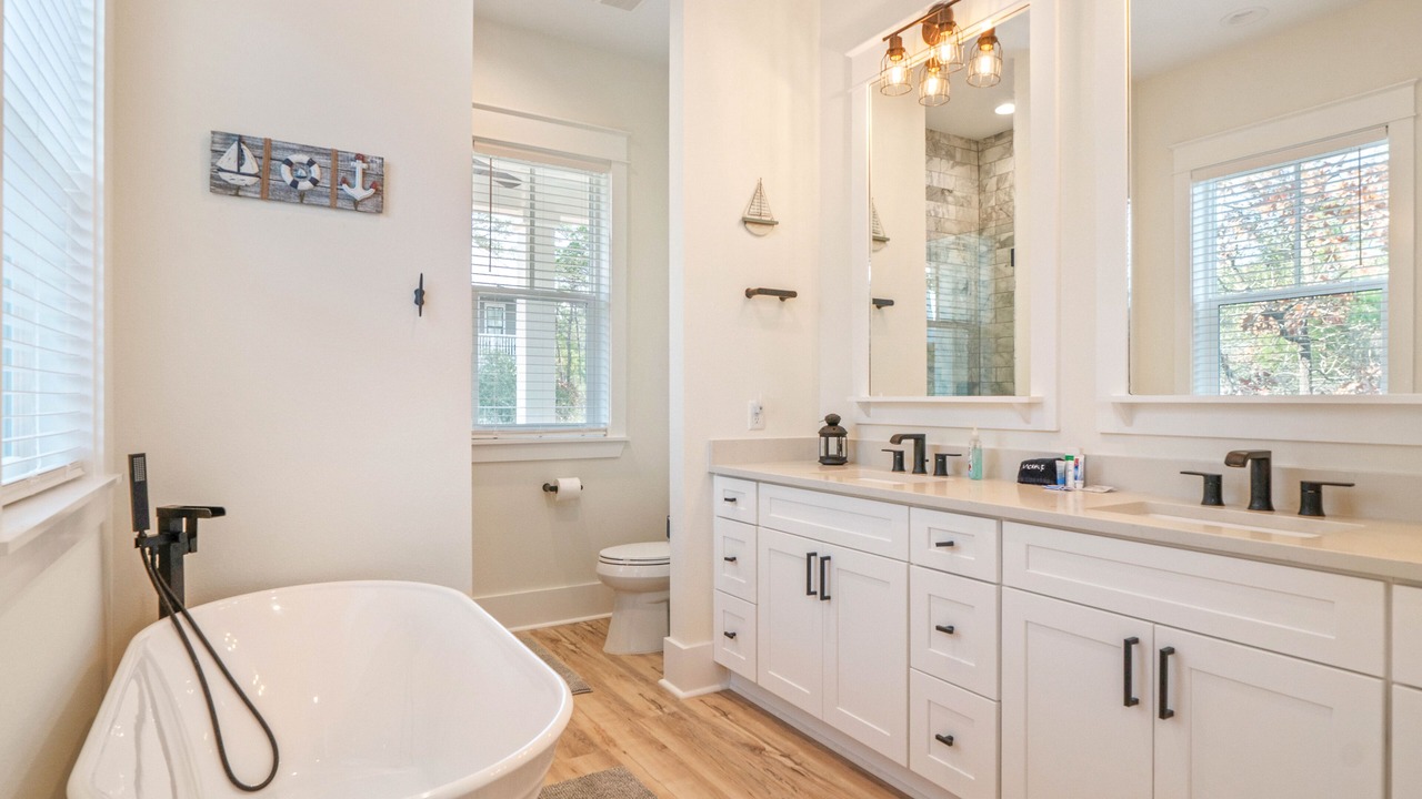 Photo of Bathroom in Lakeside at Blue Mountain Beach