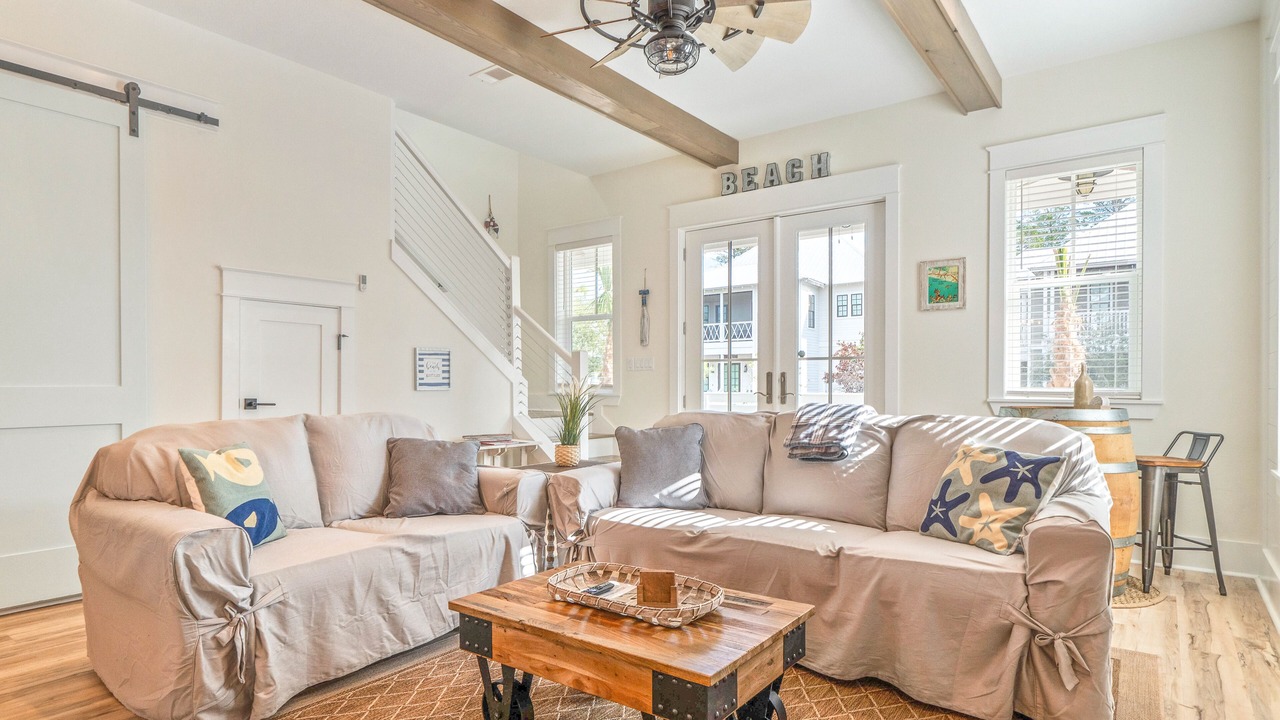 Photo of Livingroom in Lakeside at Blue Mountain Beach