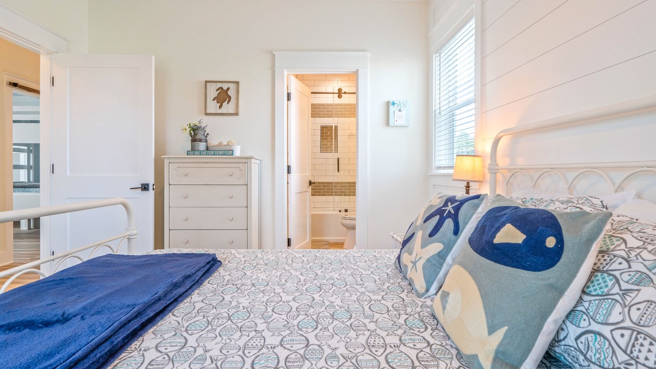 Photo of Bedroom in Lakeside at Blue Mountain Beach
