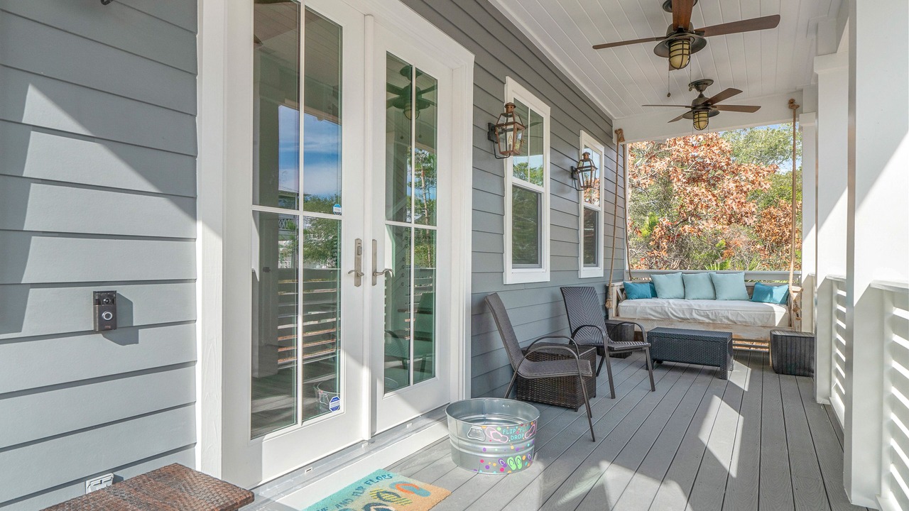 Photo of Patio Balcony in Lakeside at Blue Mountain Beach