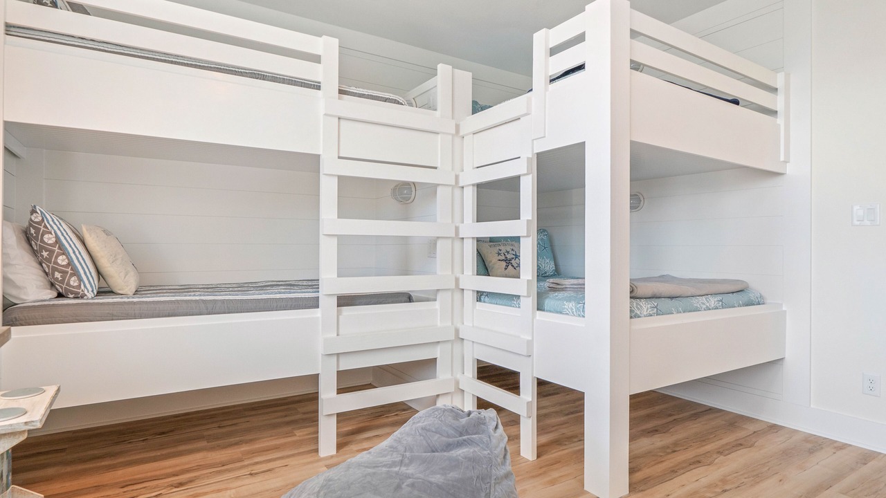 Photo of Bedroom in Lakeside at Blue Mountain Beach