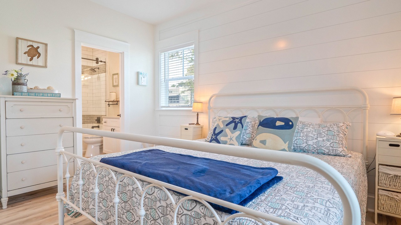Photo of Bedroom in Lakeside at Blue Mountain Beach